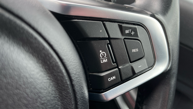 Jaguar E-Pace 2.0d Chequered Flag Edition 5dr Auto Diesel Estate